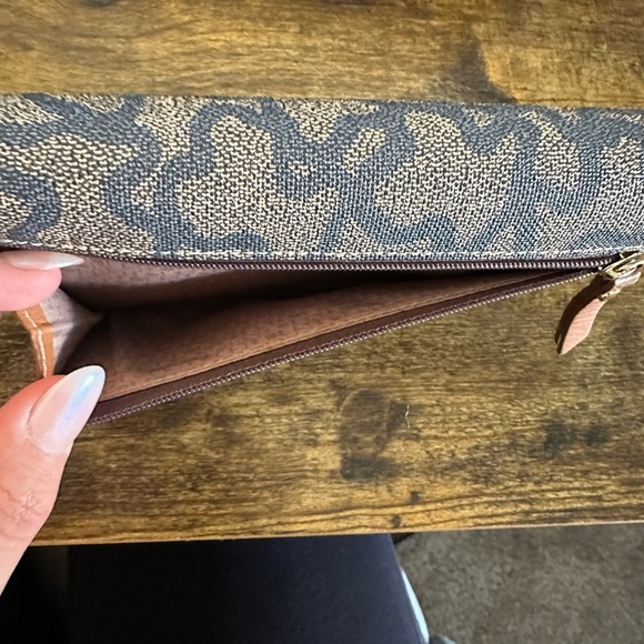 TOUS Wallet - Picture 7 of 9